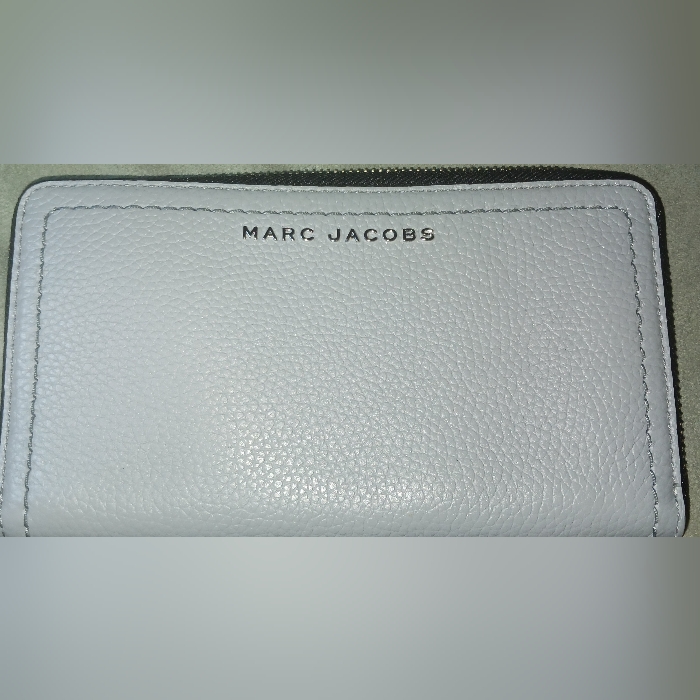 Marc Jacobs Rock Grey Leather Bifold Zip Wallet Euc
